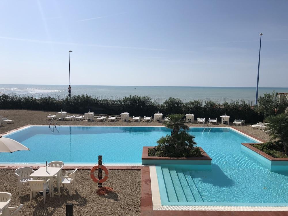 Residence Hotel Antica Perla San Leone Eksteriør billede